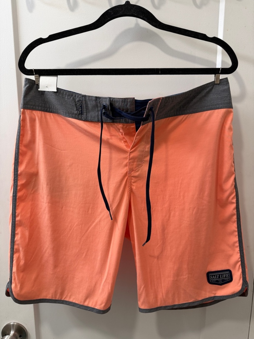 Salt Life Men’s Coral & Gray Boardshorts